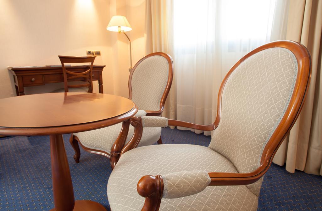 Hotel Villa De Almazán Extérieur photo